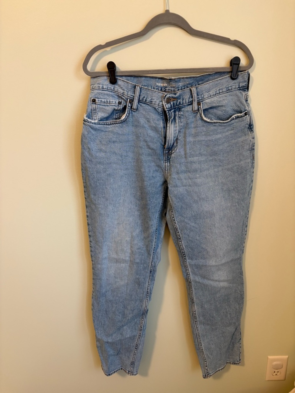 Old Navy Men’s Athletic Taper Jeans Light Wash 34x32